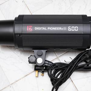 金貝Jinbei 600W Pioneer III 影樓閃燈