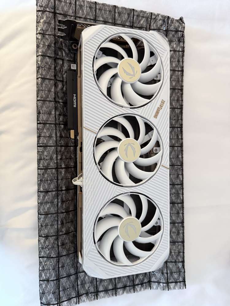 【未開封】 ZOTAC RTX 5090 SOLID OC White ZOTAC GAMING GeForce RTX 5090 SOLID OC White Edition | ZOTAC