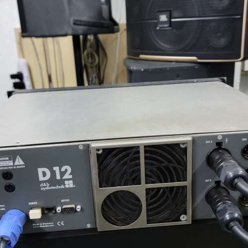 d&b Bi6-sub 連 D12 amplifier