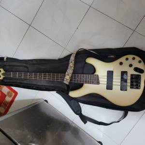 ibanez  bass