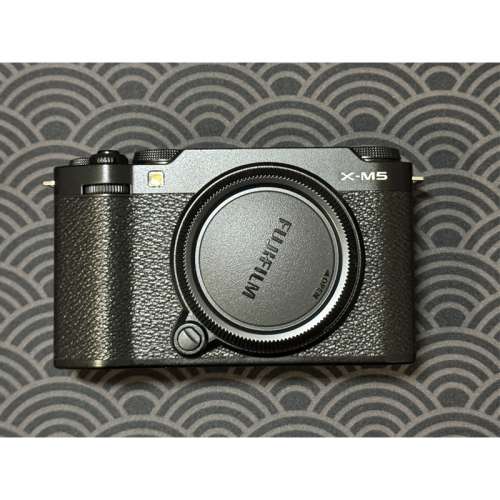 99.99% 新 Fujifilm X-M5 全黑 淨機身 (日本水貨)