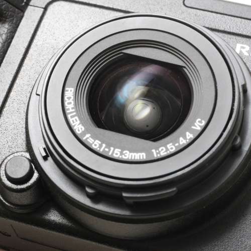 Ricoh GXR 機身 + S10 24-72mm F2.5 + 0.75x廣角鏡、可換鏡頭模塊(CCD感光元件)Lei...