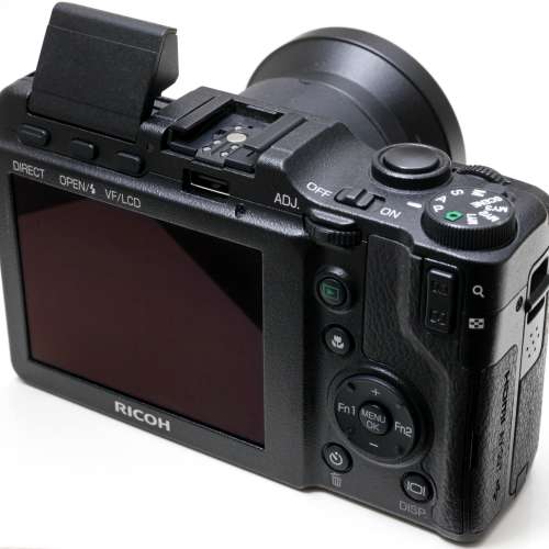 Ricoh GXR 機身 + S10 24-72mm F2.5 + 0.75x廣角鏡、可換鏡頭模塊(CCD感光元件)Lei...