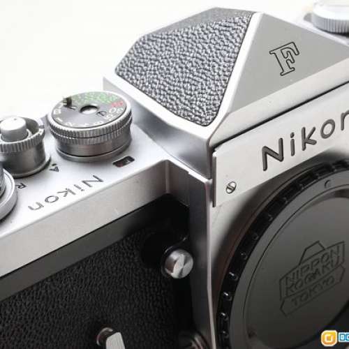 Nikon F .........................機械菲林機的霸者     連極罕有電木機蓋及軟水牛...