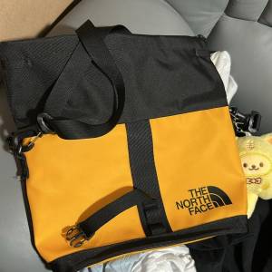 The North face 斜咩袋，詳細睇內容