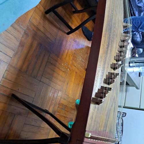 敦煌牌古箏（連腳架）