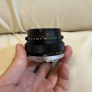 om 24mm F2.8 連原廠金屬遮光罩
