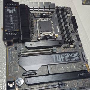 ASUS TUF X670E plus wifi