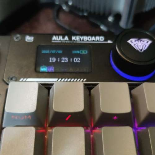 狼蛛旗舰新品 AULA F98pro 有線鍵盤