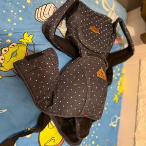 嬰兒揹帶8成新