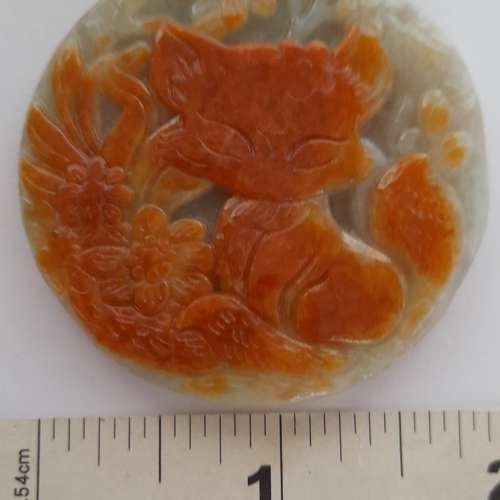 紅翡A玉吊墜50x6mm連6mm26寸頸鏈。雙面雕刻，狐狸聰明乖巧有異性緣，另一面風景，風...