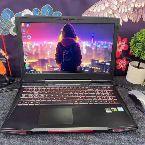 i7處理器 16G 記憶體➕2TB SSD固態硬， 4g獨顯 80多萬魯大師 功能硬件完好 多彩鍵盤