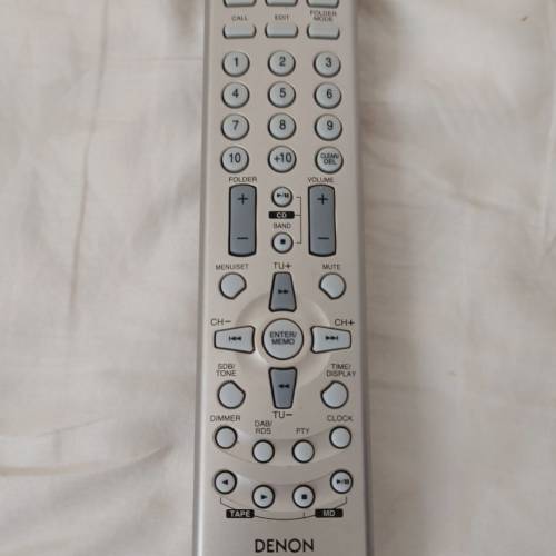 淨放售Denon RC-999搖控，外表超新，但電池曾流水彈弓已損壞要維修！零件價$50