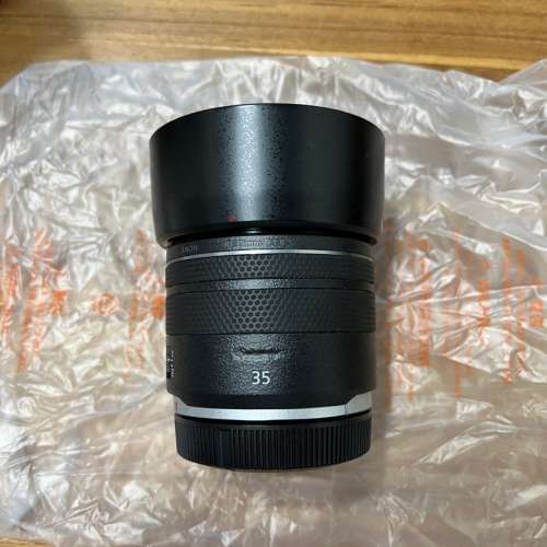 Canon RF 35mm f/1.8 35 f1.8 f 1.8 MACRO IS STM