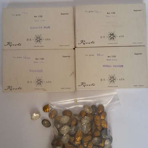 清理存貨奧國彩石，144粒14mm 加送數十粒18x13mm蛋面石  共售300元。多量價錢可以再...