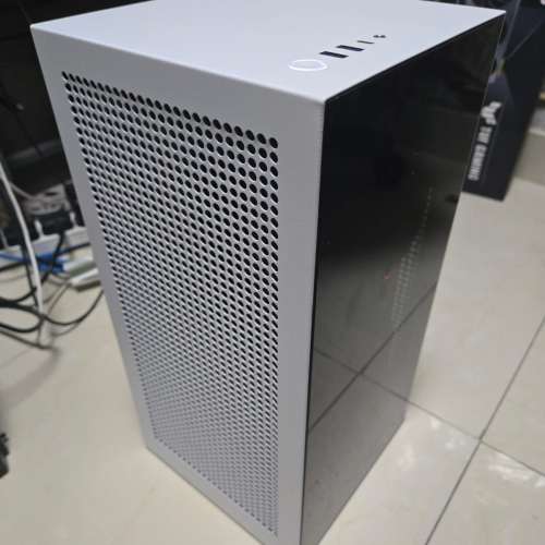 13600k, 4070ti, 16gb ram,  1tb ssd, nzxt itx pc
