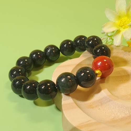 15CM卡13烏雞翡翠配硃沙手串