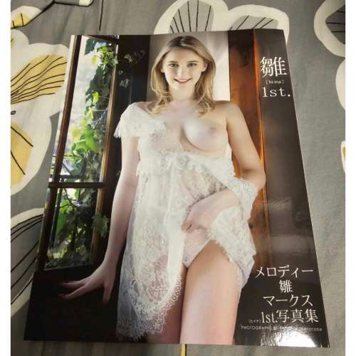 罕有絕版日本版MELODY MARKS COMING限量寫真集