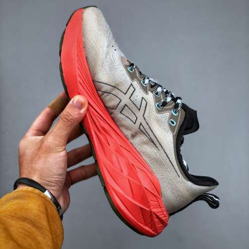 ASICS Novablast 4.0 男女士運動鞋 緩震回彈透氣耐磨跑鞋size：36-45