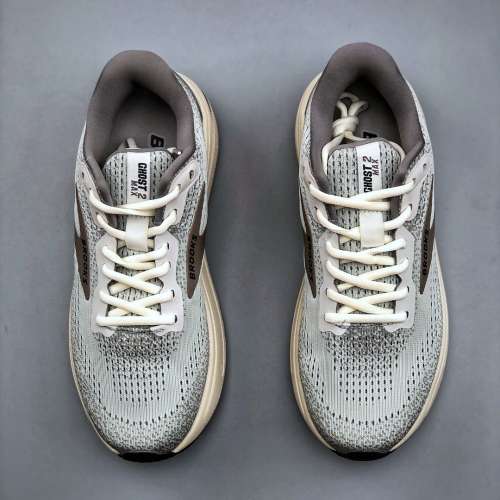 Brooks Hyperion Max 2超彈輕盈跑步鞋 size：40-45