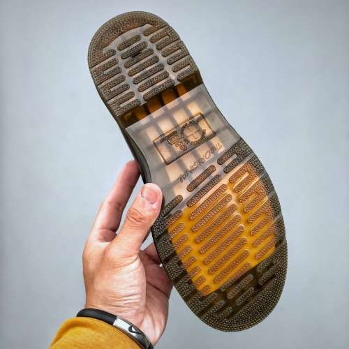 Dr.martens 馬汀博士 布洛克 小皮鞋size：35 36 37 38 39 40 41（偏大一碼）