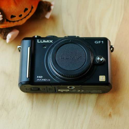 女友一號 Panasonic GF1機身 M4/3元祖機 95%NEW（有盒）減價！