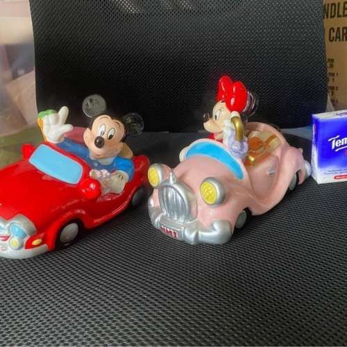 Mickey & Minnie 瓷娃娃一對 ( 全新 )(new) A pair of Mickey & Minnie porcelain ...