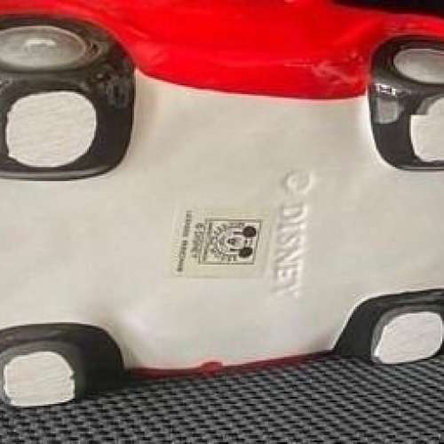 Mickey & Minnie 瓷娃娃一對 ( 全新 )(new) A pair of Mickey & Minnie porcelain ...