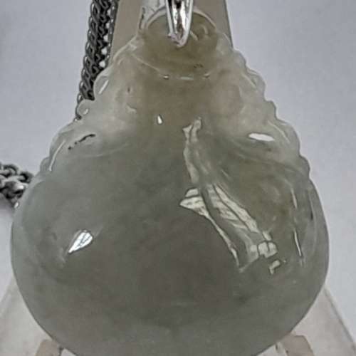 古舊工精雕A玉花瓶吊墜，30x24x11mm,全面立體雕刻，圓滑好水頭。亦可作小擺件用，平...