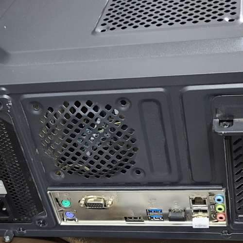 即買即用，Intel i3-7100CPU，4G Ram，1 TB HDD電腦主機