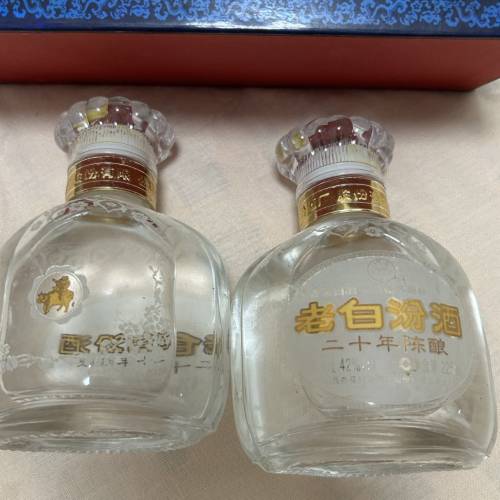 2011年的二十年老白汾酒42度