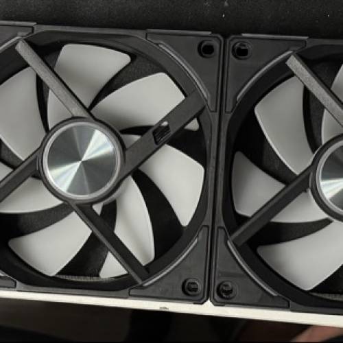 Lian Li 聯力 AL120 V2 黑色一套三隻連控制器