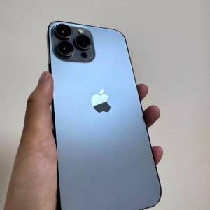 iPhone13 Por Max 1tb電池效能87 % ，跟一個全新原裝玻璃貼同埋一個手機套！