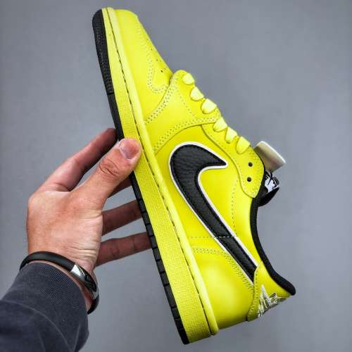 Travis Scott x Air Jordan 1 ” Reverse Mocha “ AJ1倒鉤 低幫文化籃球鞋 size：...