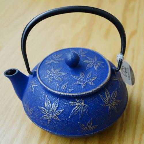 日本製  岩鋳 Iwachu 急須 0.65L 南部鉄器 藍色金花 南部鐵器茶壼 Iron Teapot Mad...