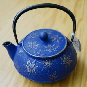 日本製  岩鋳 Iwachu 急須 0.65L 南部鉄器 藍色金花 南部鐵器茶壼 Iron Teapot Mad...