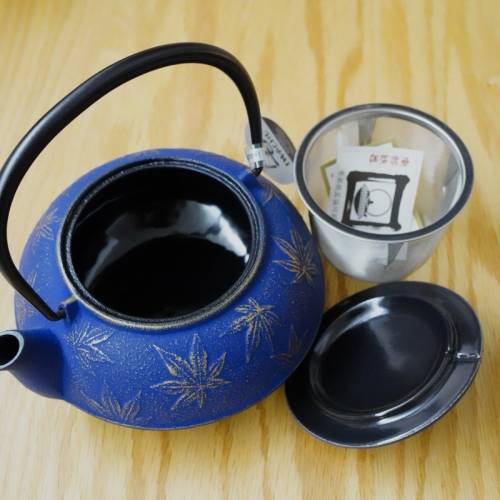 日本製  岩鋳 Iwachu 急須 0.65L 南部鉄器 藍色金花 南部鐵器茶壼 Iron Teapot Mad...