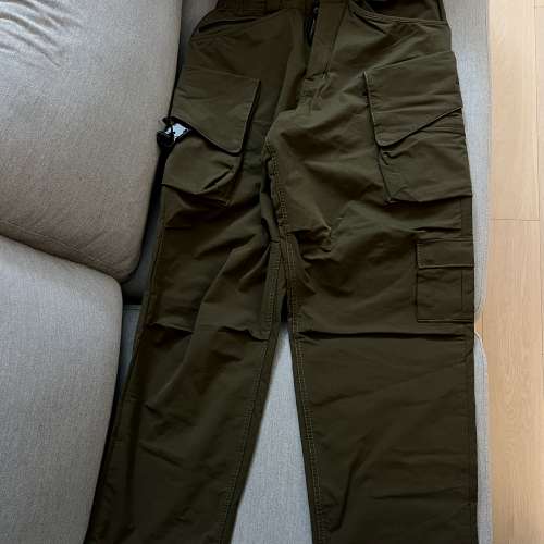 99 % new Lakh Supply waterproof 防水布 Twelve Pockets Cargo Pants Size : S