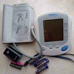 Andesfit量血壓機 型號: ADF-B19附送一個量血含氧機及電池 [*99%新] (*代老友賣)