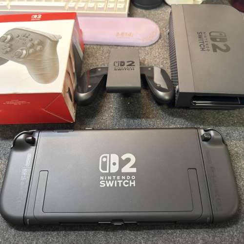 Switch2港版馬車同捆版本加上ns2pro手柄。坦白講 玩嘅少，我純為了和朋友聚會突然拿...