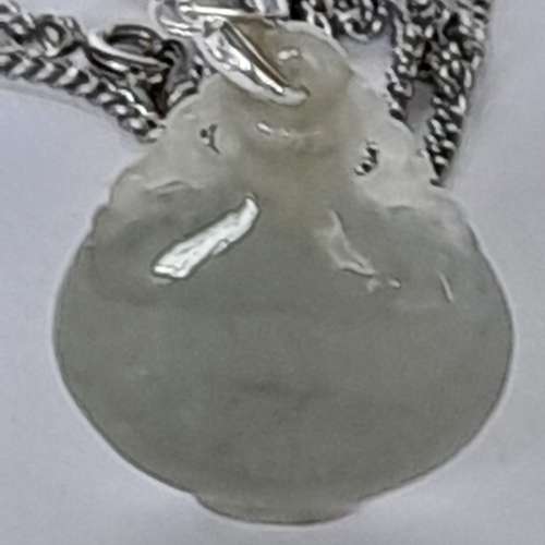 一手十個樹根木座如照片顯示，共售二百五十元。no.R15.7.25