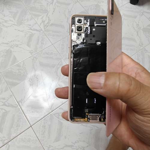 Huawei p20 好新，放耐咗不停重啟，零件機