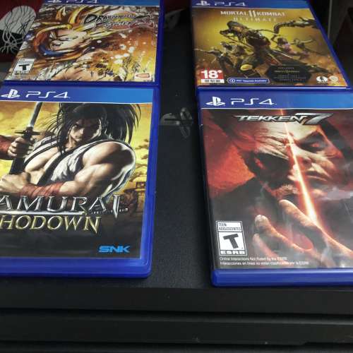 PS4 2TB 一個手制4個碟遊戲