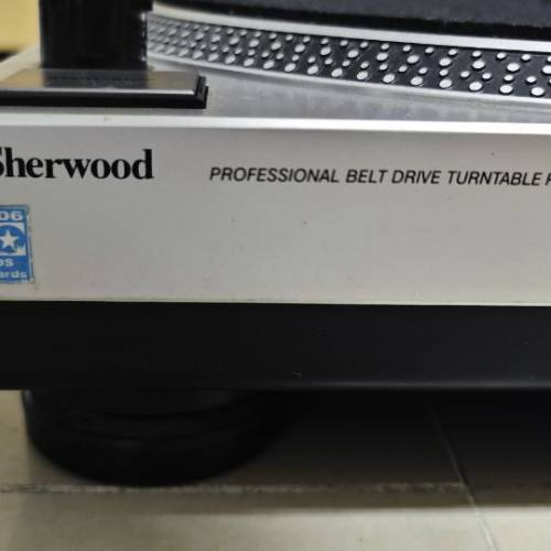 Sherwood黑膠唱機