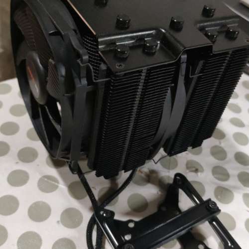 be quiet DARK ROCK PRO 4 (七個導熱銅管, 高效能靜音雙風扇設計, BK022)