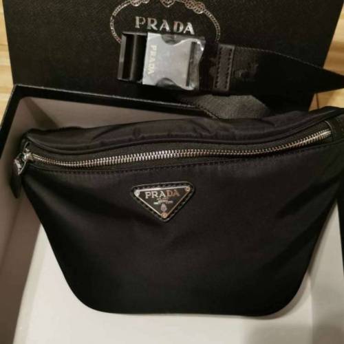 Prada 腰包