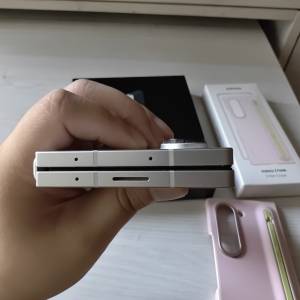 Samsung Z fold 6 白色12+512GB港行 有Care+到26年7月中 跟原廠spen保護套