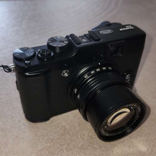 FUJIFILM X10行機