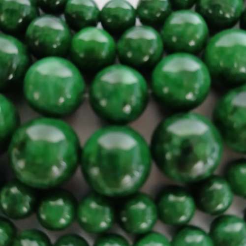 一手5條緬甸乾青珠串8/10/12/14mm 15寸及8mm34 寸各一條， 滿綠色珠圓玉滑，5條清...