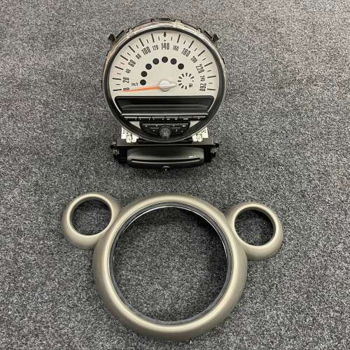 MINI COUNTRYMAN R60 原廠錶板，AUTO RADIO連TRIM